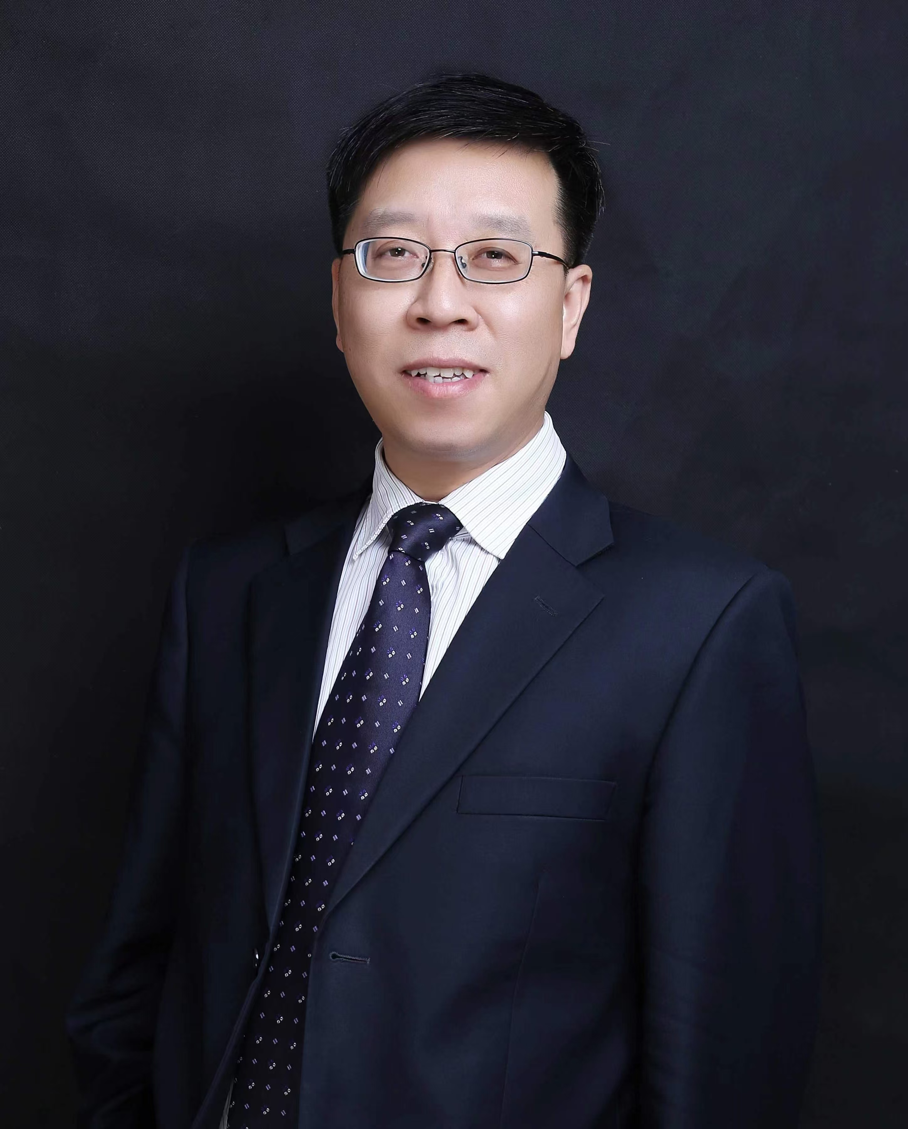李新萍