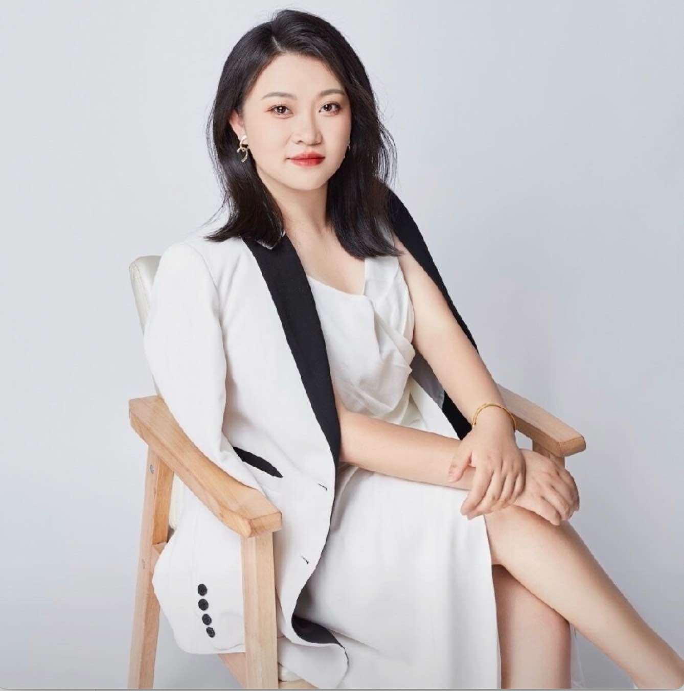 汪丽